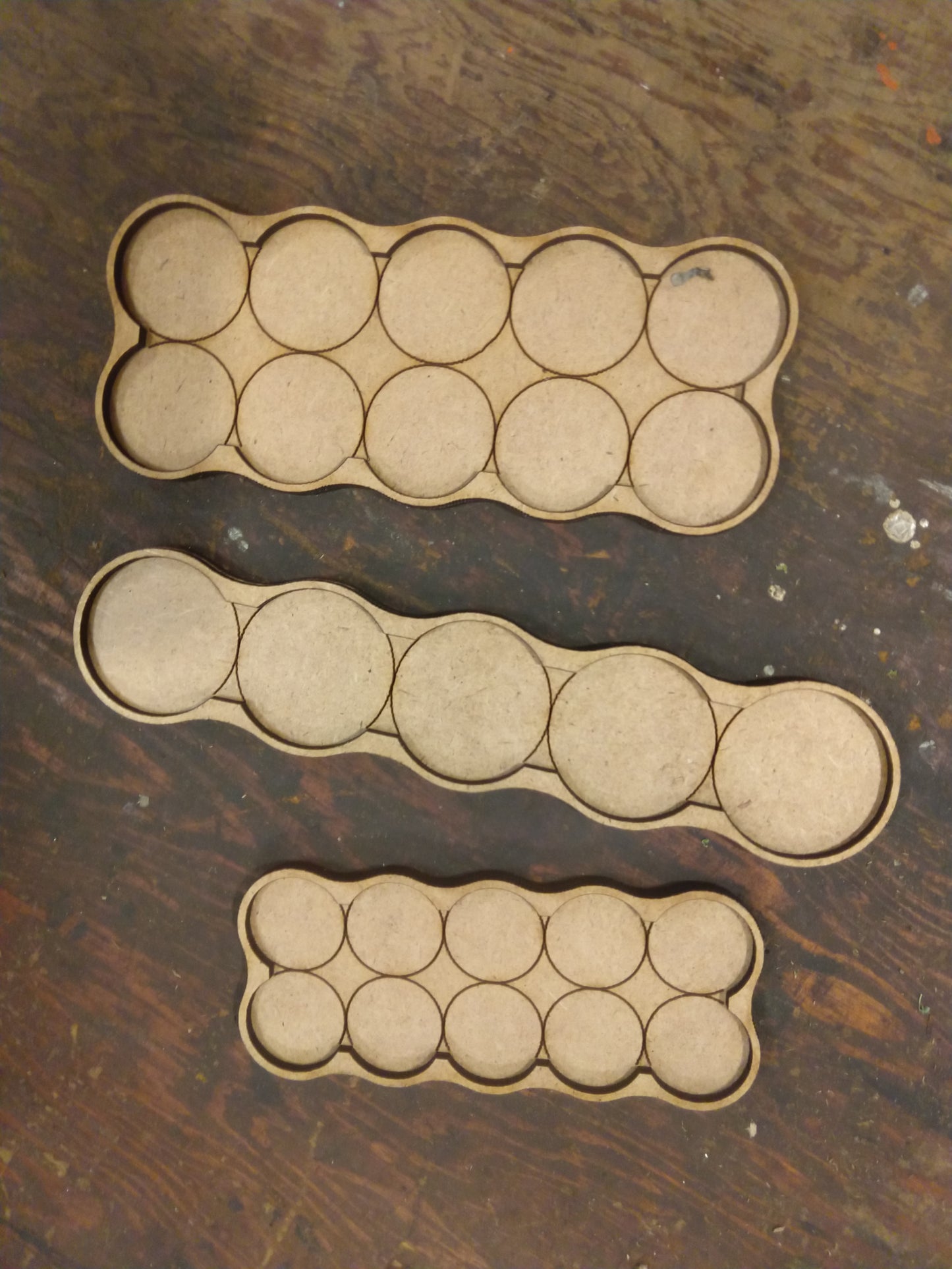 Gapless Round-base Movement Trays