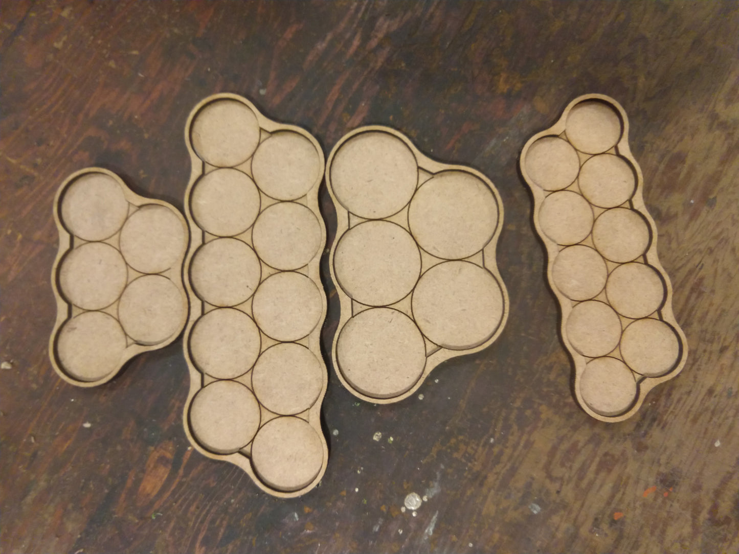 Gapless Round-base Movement Trays
