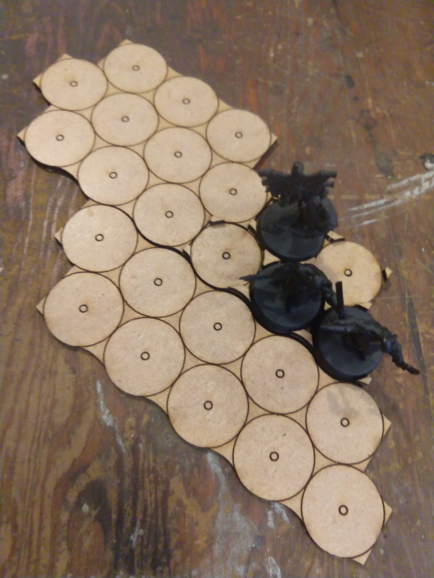 Gapless Round-base Movement Trays